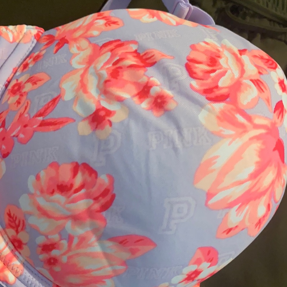 Pink braa Structured, underwire cups

Fully adjustable straps , new without tag